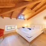 Dreamy Lakeview Attic Escape *