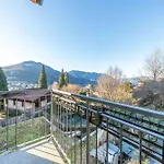 아파트 Dreamy Lakeview Attic Escape