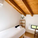 Apartment Dreamy Lakeview Attic Escape