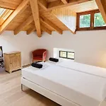 Apartment Dreamy Lakeview Attic Escape *