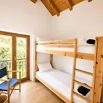 Dreamy Lakeview Attic Escape Apartment *