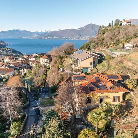 Dreamy Lakeview Attic Escape Apartment Brezzo