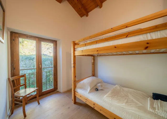 Dreamy Lakeview Attic Escape