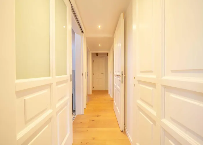 Dreamy Lakeview Attic Escape Apartament Brezzo