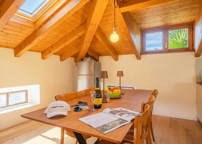 Dreamy Lakeview Attic Escape *