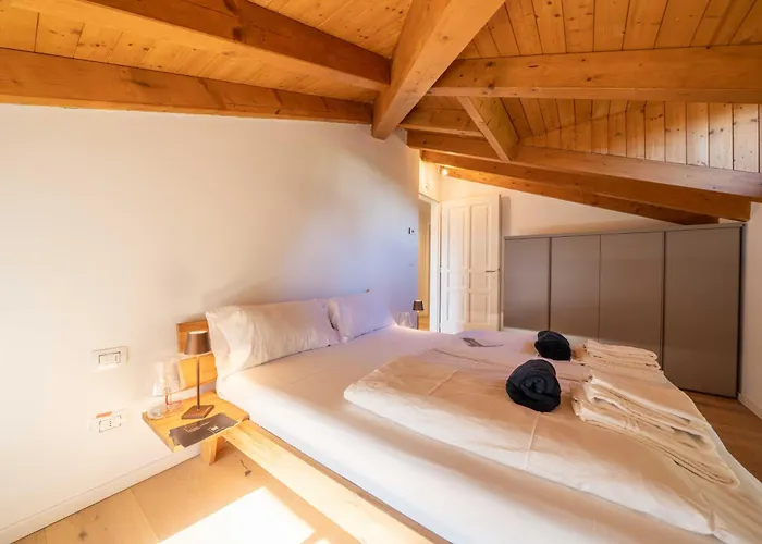 Apartament Dreamy Lakeview Attic Escape Brezzo