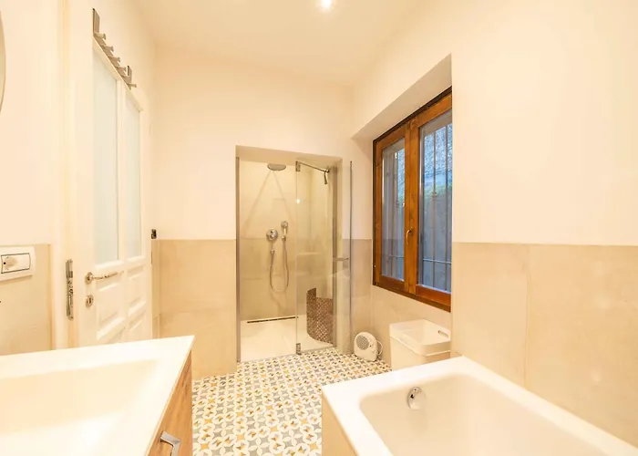 Dreamy Lakeview Attic Escape Apartament *