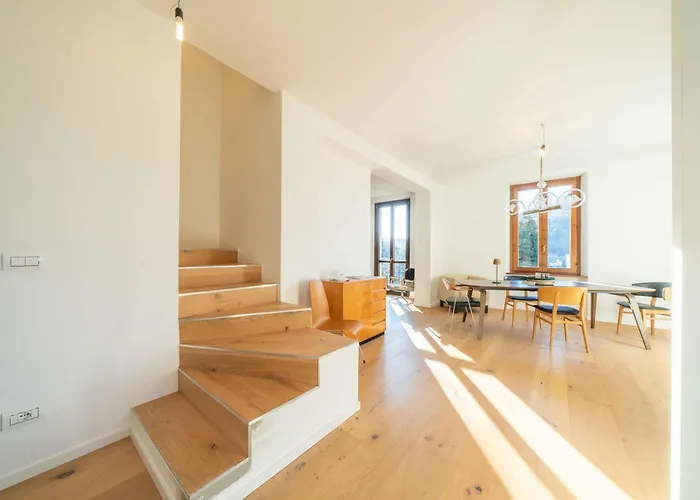 Dreamy Lakeview Attic Escape Brezzo