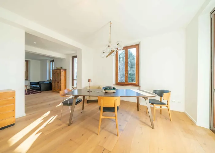 Apartament Dreamy Lakeview Attic Escape *