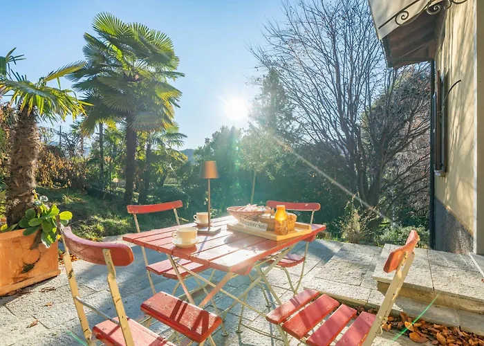 Dreamy Lakeview Attic Escape