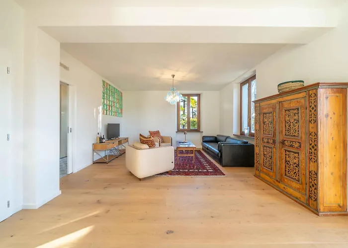 Dreamy Lakeview Attic Escape * Brezzo