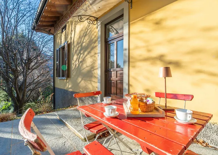 Dreamy Lakeview Attic Escape Apartmán